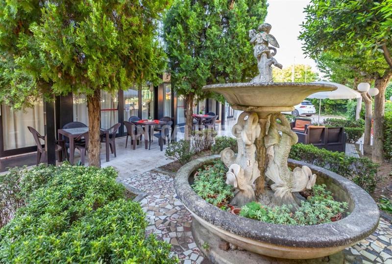 Hotel Paradiso Rimini Exterior photo